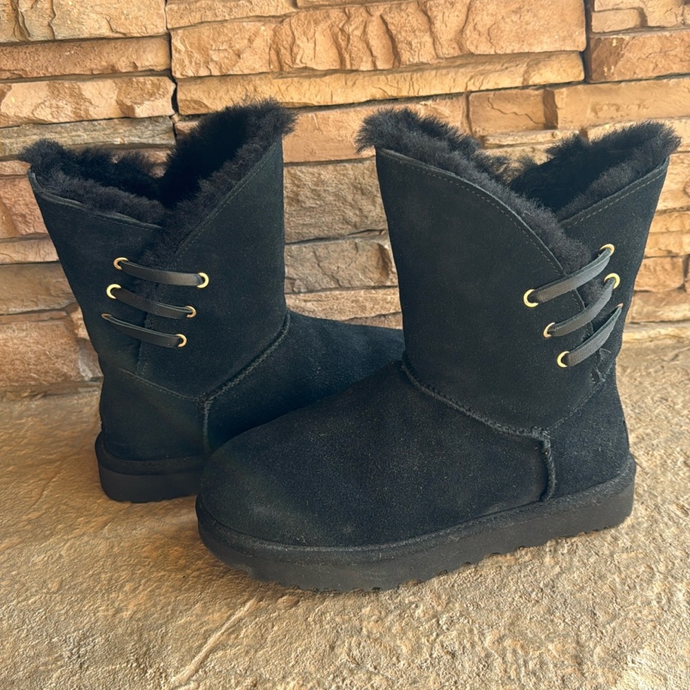 Ugg size 6 NWOT